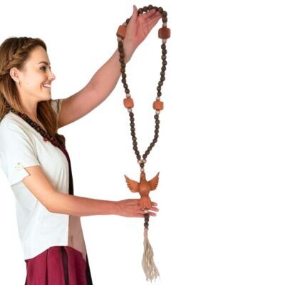 Colar Decorativo com Divino 120cm – Madeira – CDG2