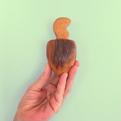 Caju Decorativo em Madeira