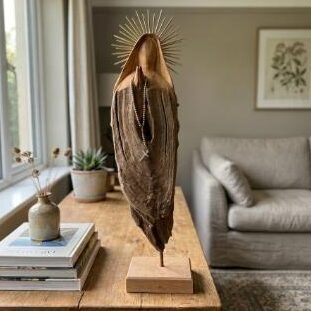 Nossa Senhora 67cm – Escultura em Tronco de Madeira